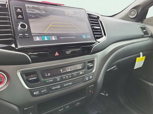 Certified 2025 Honda Ridgeline RTL image 41