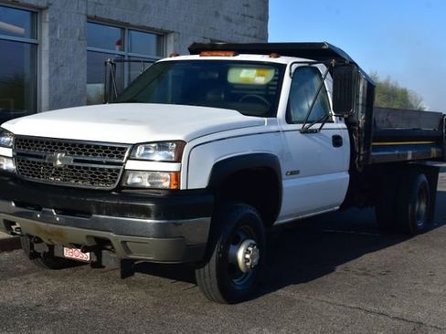 Used 2005 Chevrolet Silverado 3500 W/T w/ Snow Plow Prep Package image 14
