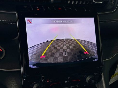 New 2025 Jeep Grand Cherokee Limited w/ Trailer Tow Package image 17