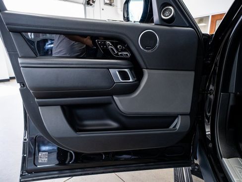 Used 2019 Land Rover Range Rover Supercharged image 29