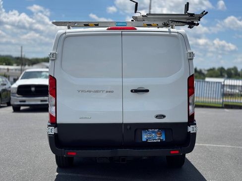 Used 2018 Ford Transit 250 130 Low Roof RWD image 36