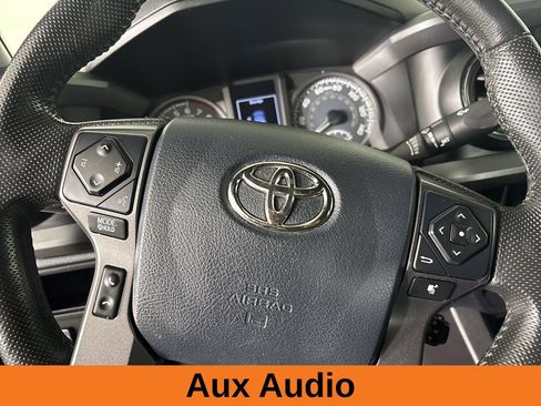 Used 2016 Toyota Tacoma TRD Sport image 12