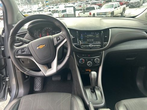 Used 2019 Chevrolet Trax LT w/ LT Convenience Package image 23