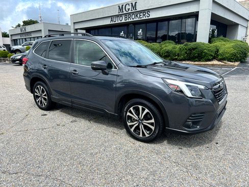 Used 2022 Subaru Forester Limited image 24