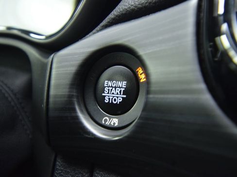 Used 2020 Jeep Grand Cherokee Altitude image 34