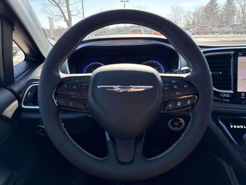 New 2026 Chrysler Pacifica Limited w/ S Appearance Package image 18