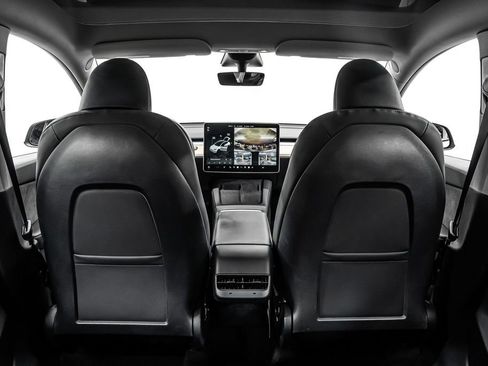 Used 2023 Tesla Model Y Long Range image 11