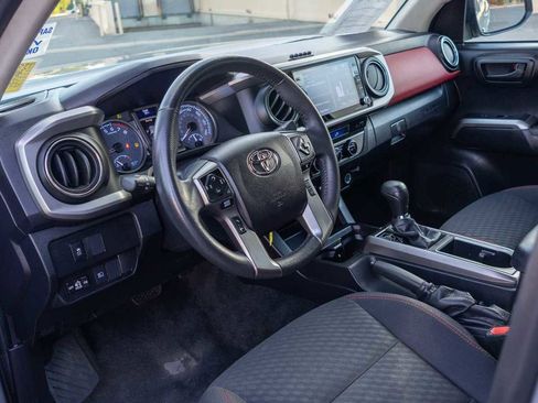 Used 2021 Toyota Tacoma SR5 image 9