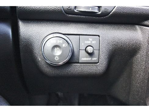 Used 2017 Chevrolet Traverse LT w/ Style and Technology Package FWD image 22