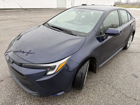 Used 2025 Toyota Corolla LE image 14