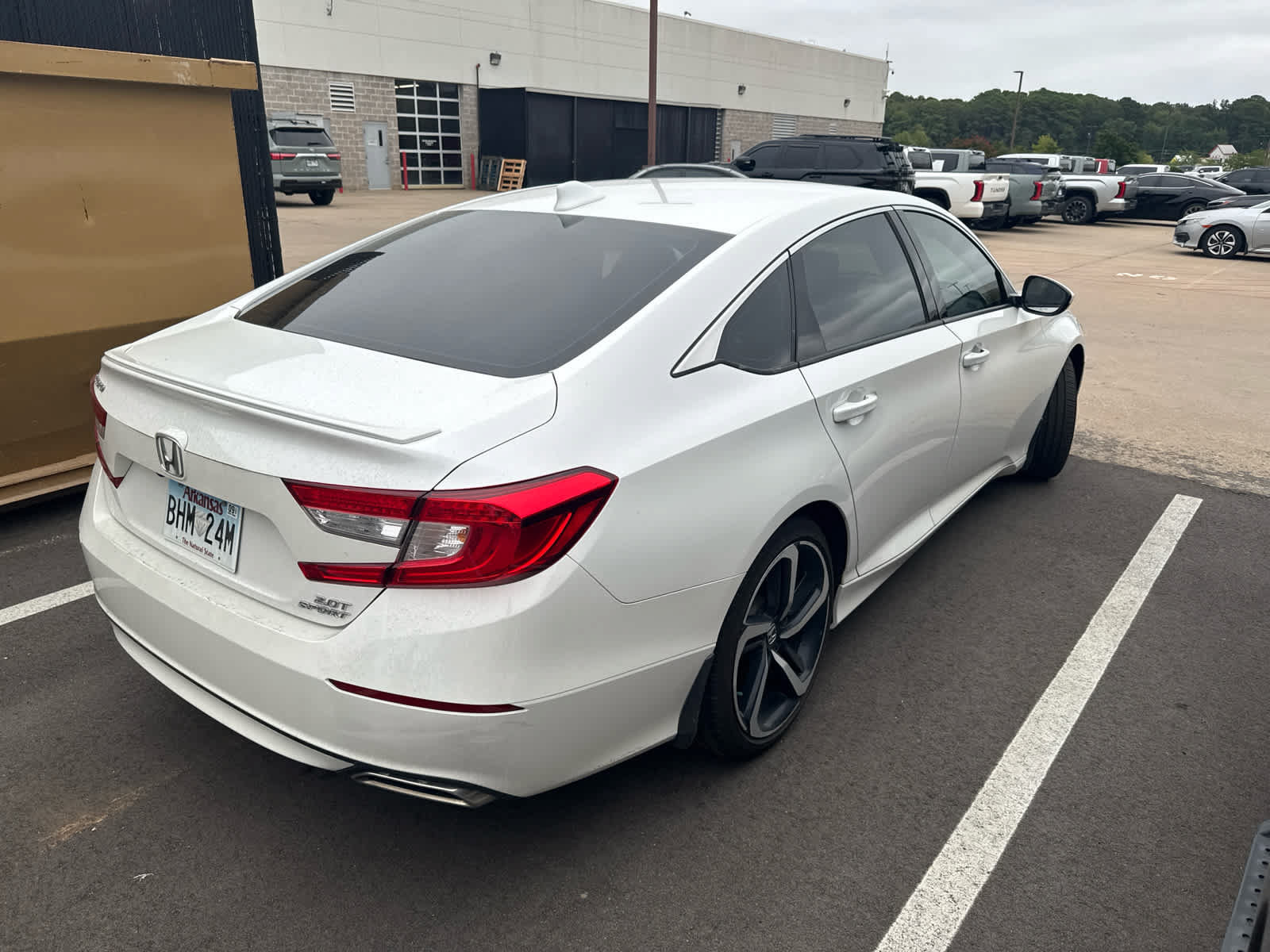Used 2018 Honda Accord Sport image 3
