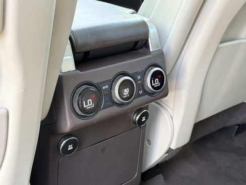 Used 2018 Land Rover Discovery HSE Luxury image 22