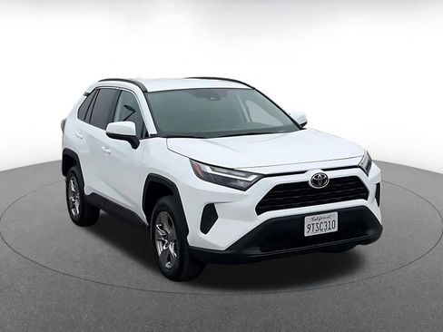 Used 2025 Toyota RAV4 XLE image 3