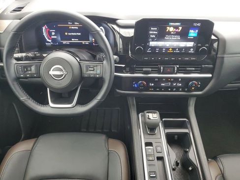 Used 2025 Nissan Pathfinder Platinum w/ Cargo Package FWD image 16
