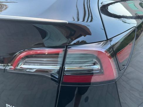Used 2023 Tesla Model Y Performance AWD/4WD image 35
