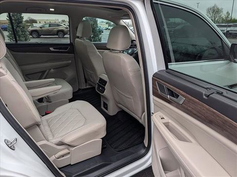 Used 2025 Volkswagen Atlas SEL Premium R-Line image 16