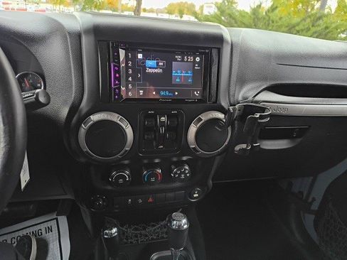 Used 2015 Jeep Wrangler Unlimited Sport w/ Quick Order Package 24S image 21