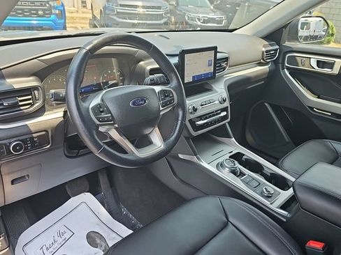 Used 2023 Ford Explorer XLT w/ Equipment Group 202A AWD/4WD image 17