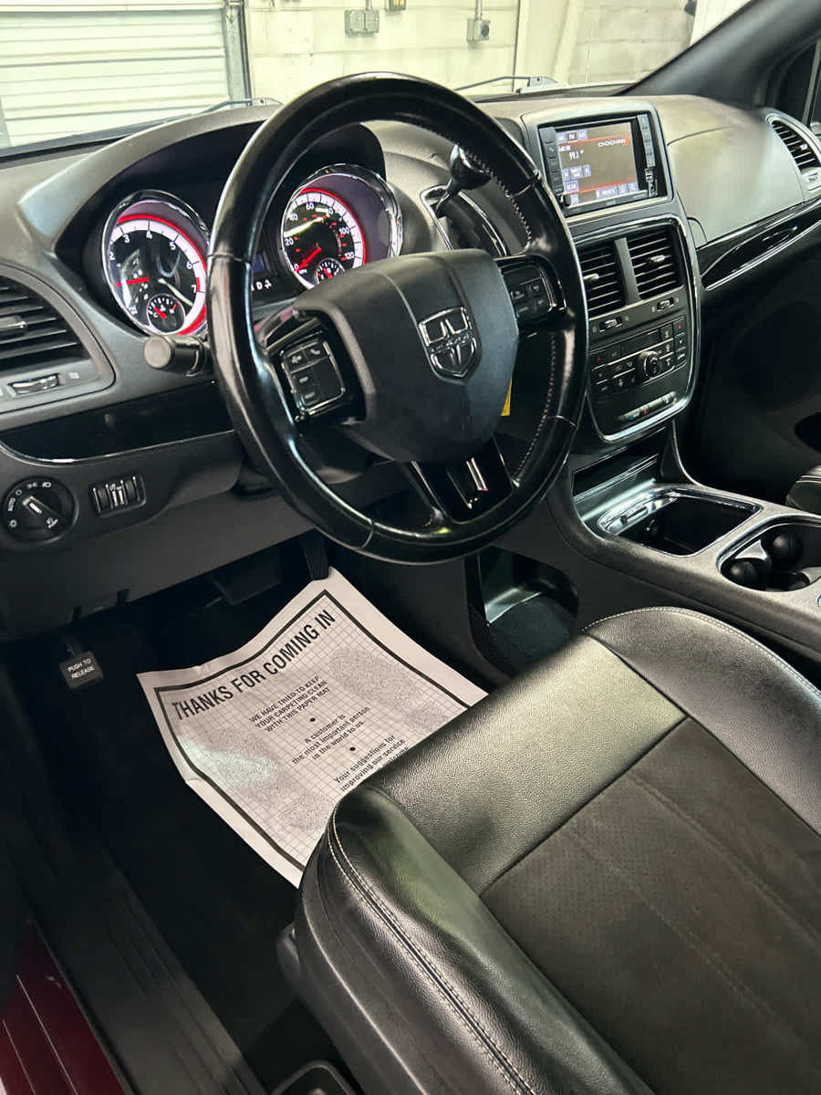 Used 2020 Dodge Grand Caravan SXT w/ Driver Convenience Group FWD image 7