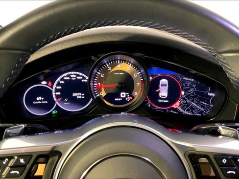 Certified 2023 Porsche Cayenne Platinum Edition AWD/4WD image 29