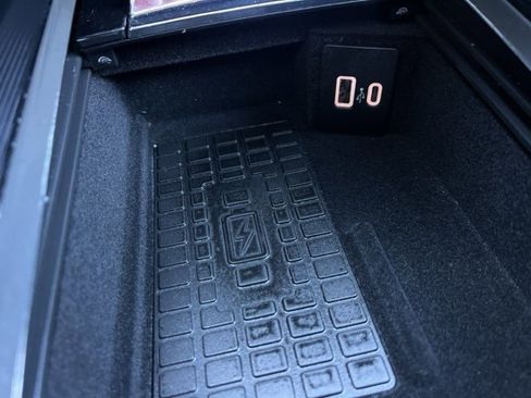 Used 2025 Lincoln Corsair Grand Touring w/ Equipment Group 301A image 37