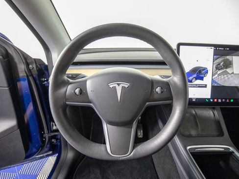 Used 2022 Tesla Model Y Long Range AWD/4WD image 19