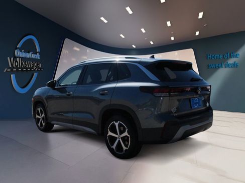 Certified 2025 Volkswagen Tiguan SE FWD image 6