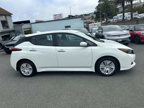 Used 2025 Nissan Leaf S FWD image 4