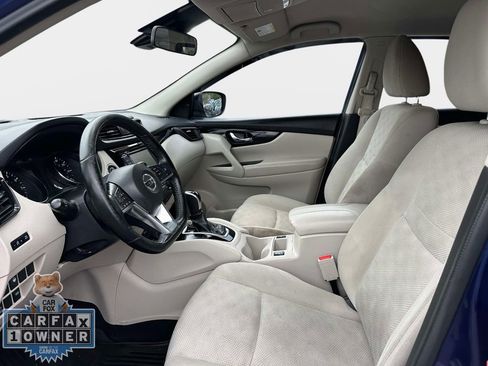 Used 2019 Nissan Rogue Sport SV w/ Technology Package AWD/4WD image 19
