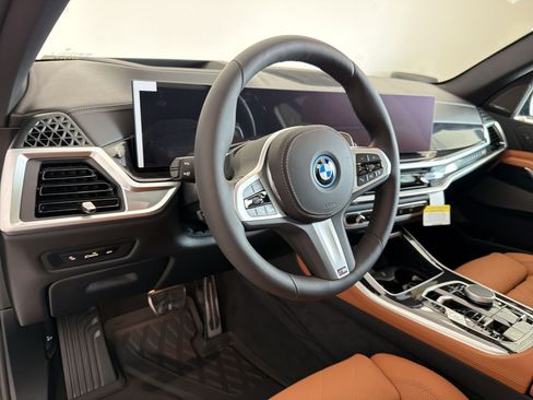 New 2026 BMW X5 xDrive50e w/ M Sport Package AWD/4WD image 4