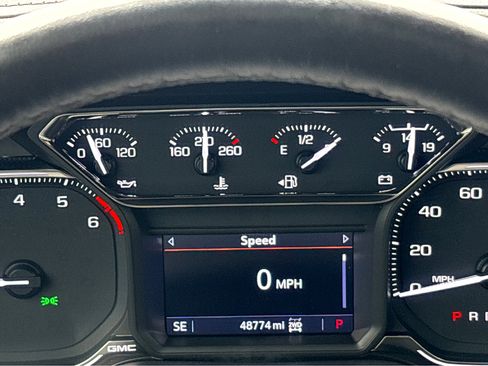 Used 2022 GMC Sierra 2500 SLE w/ SLE Value Package; image 5