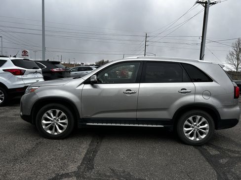 Used 2014 Kia Sorento EX w/ EX V6 Touring Package image 2