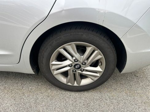 Used 2020 Hyundai Elantra SEL FWD image 7