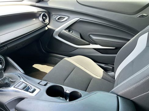 Used 2019 Chevrolet Camaro SS RWD image 21