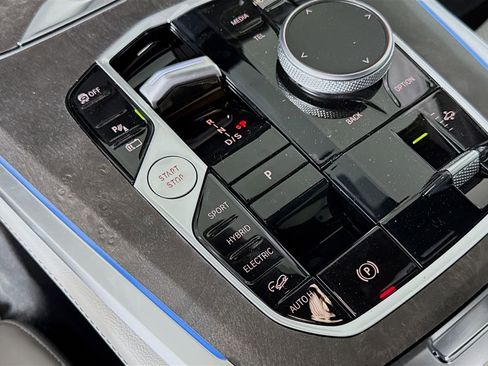 New 2026 BMW X5 xDrive50e w/ Premium Package image 17