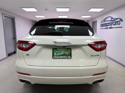 Used 2020 Maserati Levante AWD/4WD image 7