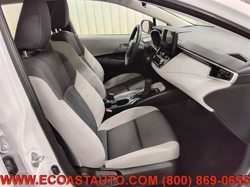 Used 2025 Toyota Corolla LE FWD image 14