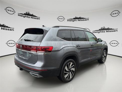 Used 2025 Volkswagen Atlas SE AWD/4WD image 5