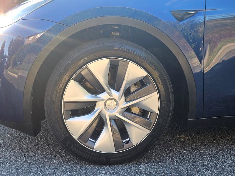 Used 2023 Tesla Model Y Long Range AWD/4WD image 18