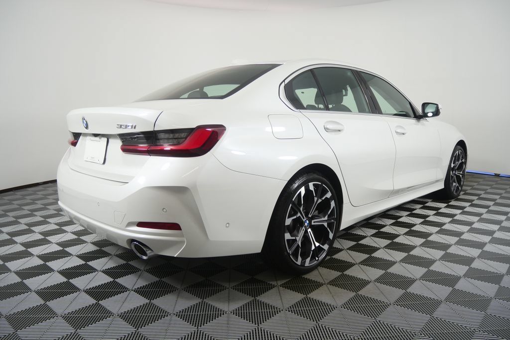 Certified 2026 BMW 330i Sedan RWD image 4