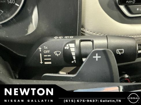 Used 2023 Nissan Rogue SV FWD image 28