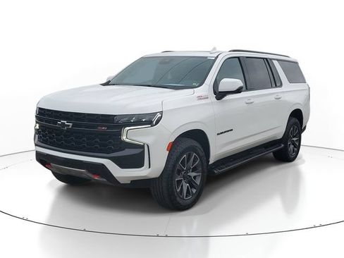Certified 2024 Chevrolet Suburban Z71 w/ Luxury Package AWD/4WD image 2