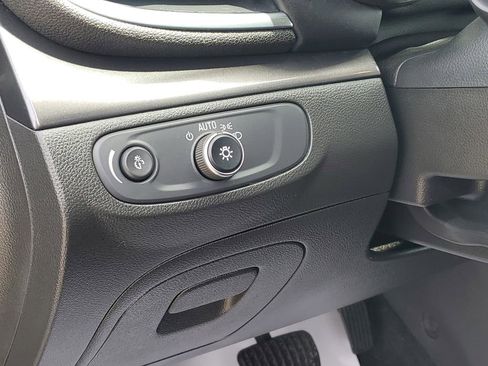 Used 2019 Buick Encore Preferred AWD/4WD image 9