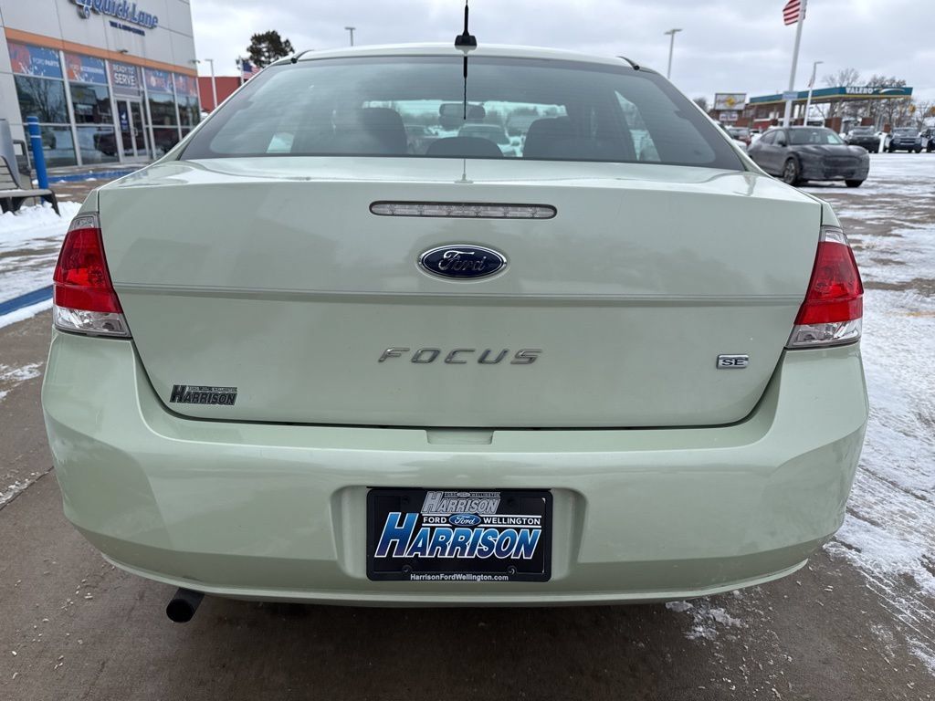 Used 2010 Ford Focus SE FWD image 25