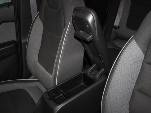 Used 2024 Chevrolet TrailBlazer LT w/ LT Cold Weather Package FWD image 18