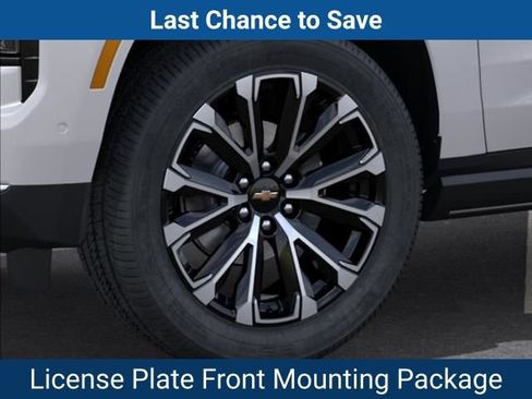 New 2025 Chevrolet Suburban High Country AWD/4WD image 10