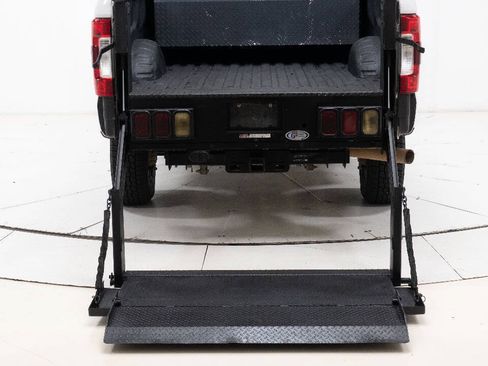 Used 2019 Ford F250 XL w/ Power Equipment Group AWD/4WD image 88