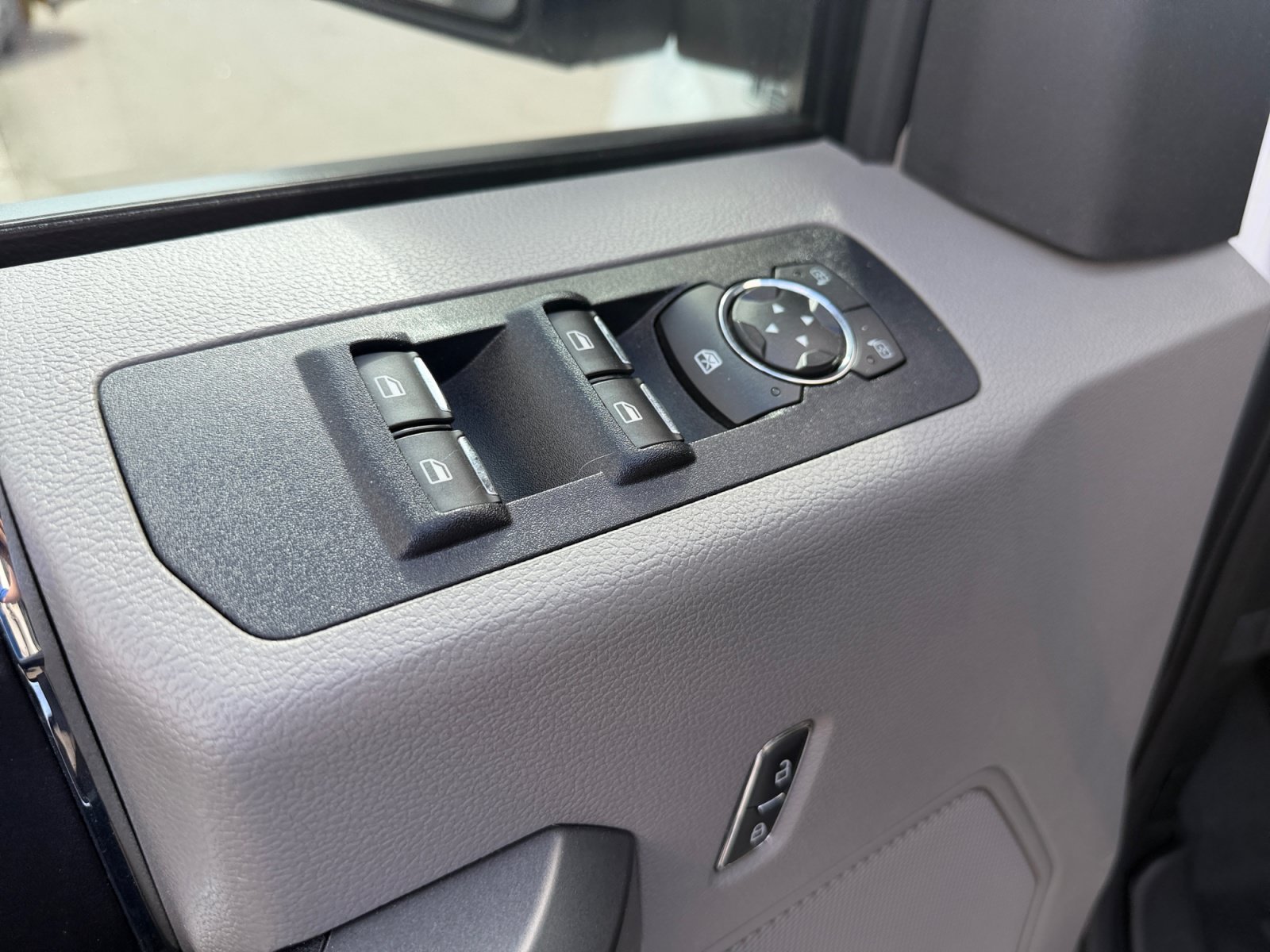 Used 2018 Ford F150 XLT w/ Equipment Group 301A Mid AWD/4WD image 17