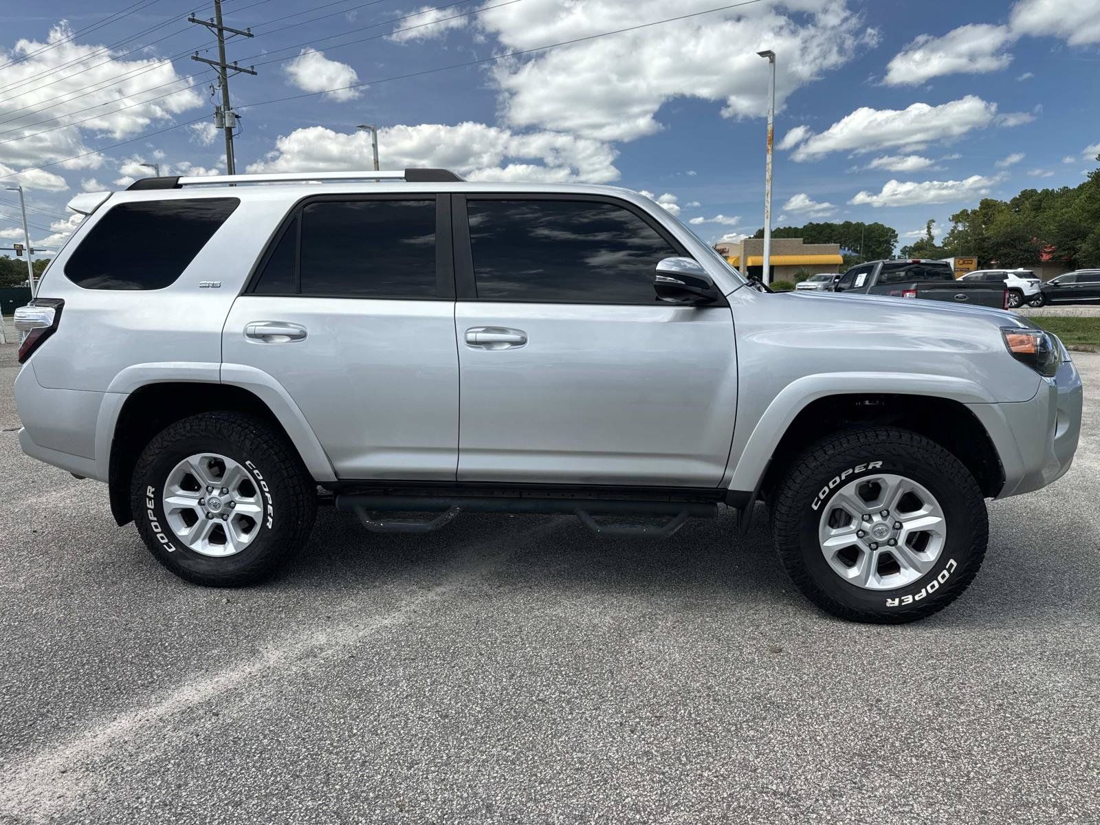 Used 2022 Toyota 4Runner SR5 Premium w/ Moonroof Package AWD/4WD image 2