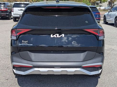 Used 2023 Kia Sportage EX image 4